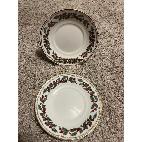 The CELLAR (2) ivory  Holly Berries Christmas Plate - Picture 1 of 3